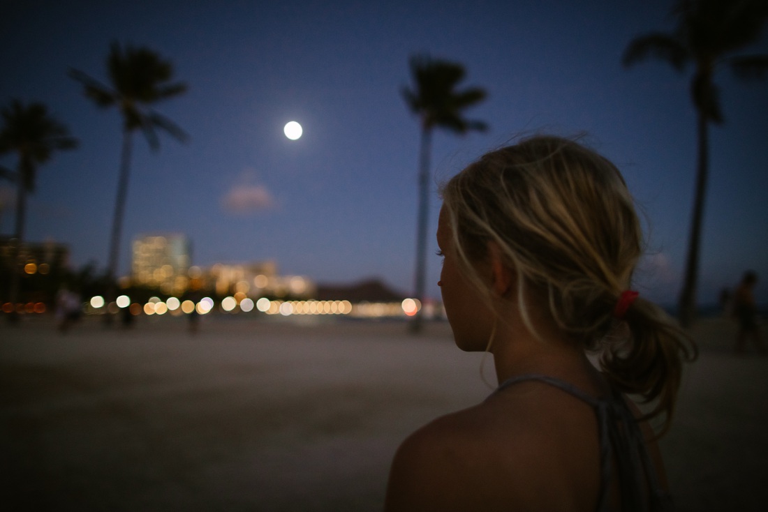 girl looking out over waikiki from the hilton lagoon Best of Waikiki
