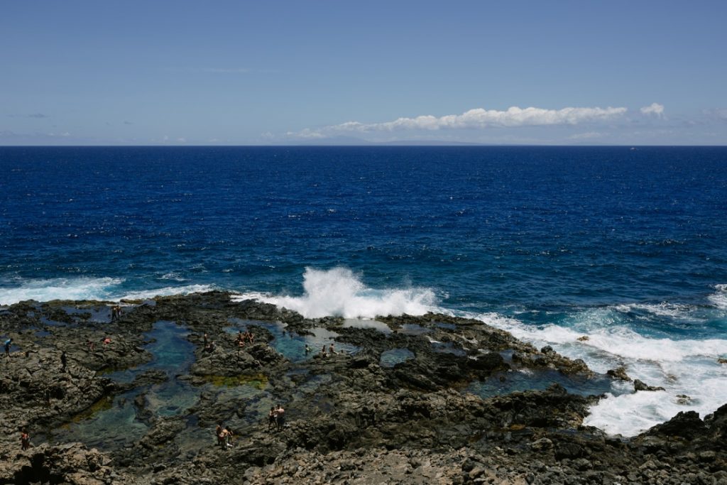 tide pools at makapuu point lighthouse trail
