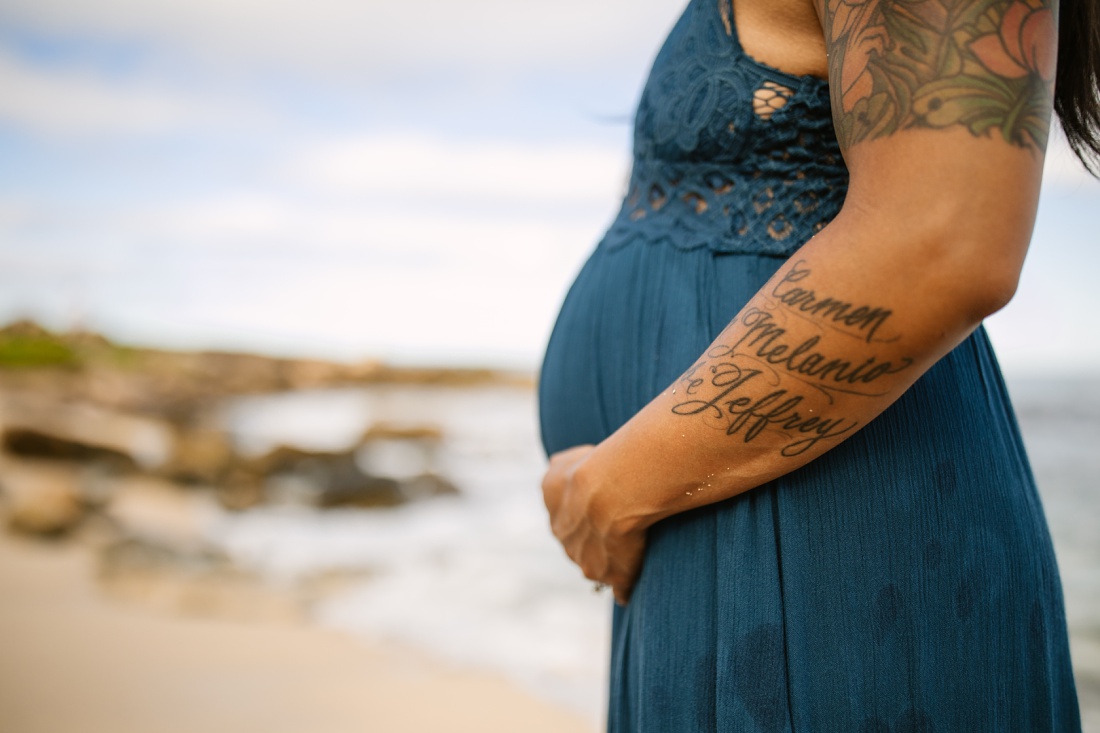 maternity portrait at secret beach koolina oahu