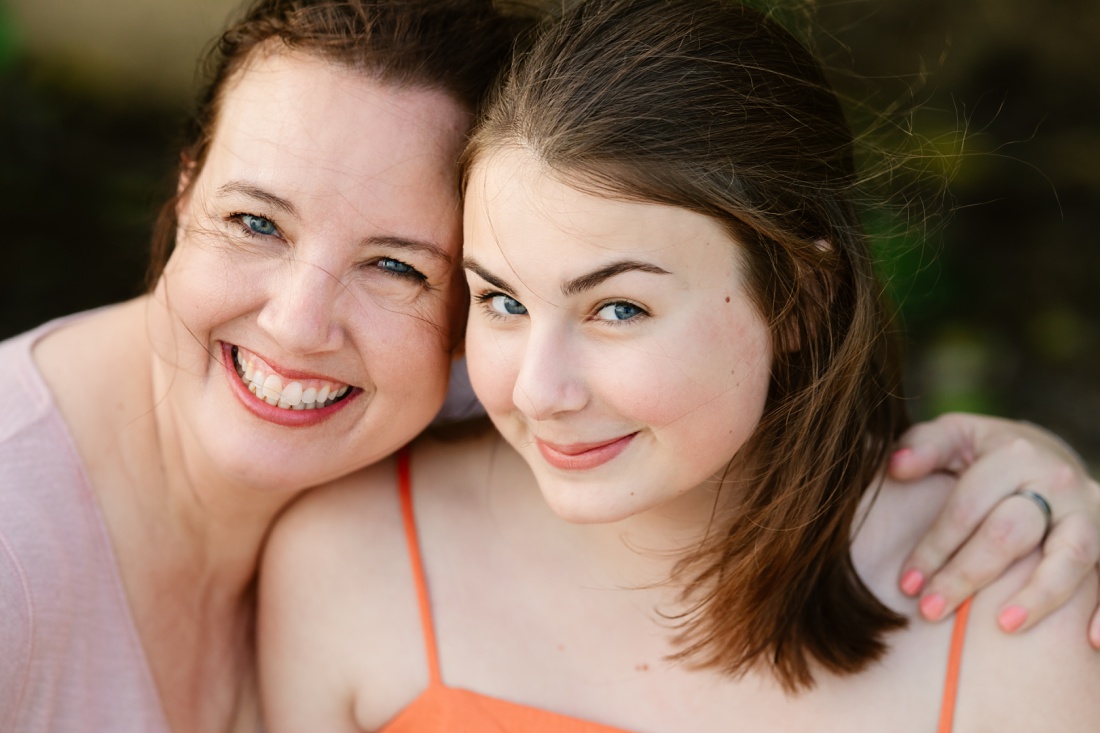 mom and daughter closeup during a hawaii photo session