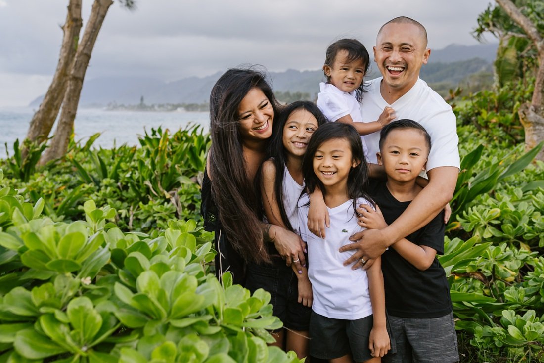 hawaii family photo session at laie beach park