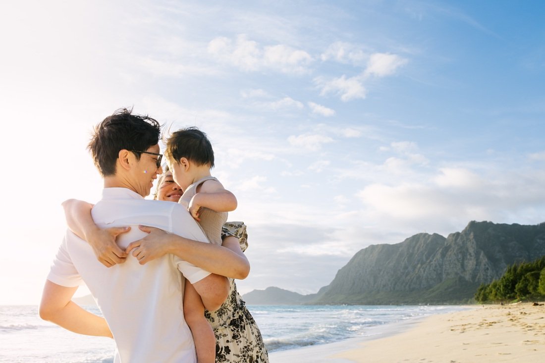 sweet family hug during a hawaii photo session